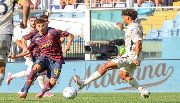 «الدوري الإيطالي»: جنوى يحصد نقطته الأولى من ضيفه فروزينوني