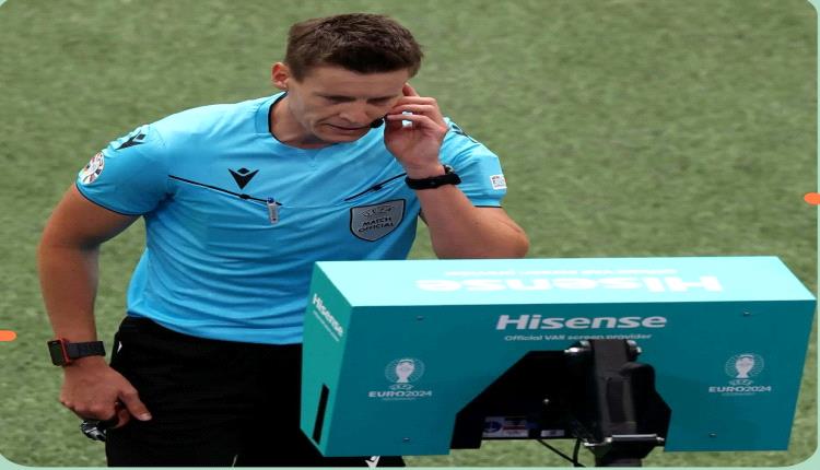 البطاقة السوداء تظهر لأول مرة في أوروبا.. ما دورها؟