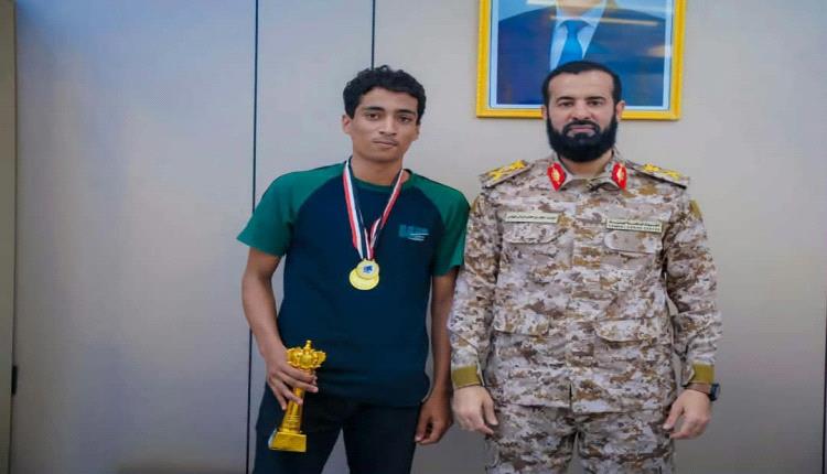 محافظ أبين يكرم نجم الشطرنج علي سنان بطل الجمهورية تحت 16 عاماً