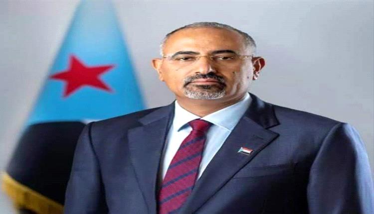 الزُبيدي : نشيد بالمواقف البطولية التي سطرها الشهيد الجبري ورفاقه في جبهات المواجهة مع مليشيا الحوثيين 