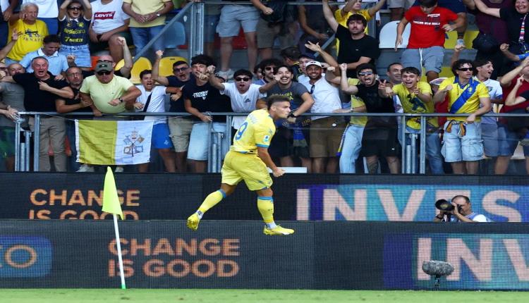 «الدوري الإيطالي» سقوط مفاجئ لكومو في فروزينوني 
