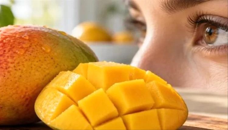 المانجو تدعم العين بفيتامين أ لكنها لا تصحح قصر النظر أو طوله