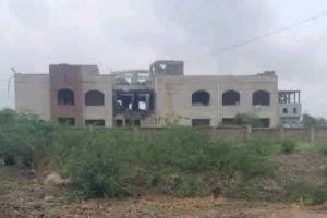 جريمة تهجير جديدة.. الحوثيون يطردون سكان قرية كاملة في تعز ويحولونها لثكنة صواريخ