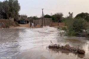 "ليلة عصيبة" في ليبيا.. السيول تجتاح الطرق وتحاصر السكان
