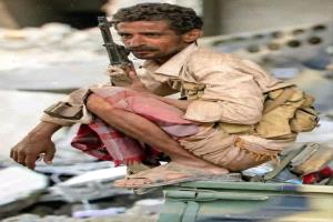 ليس مجرد مقاتل.. صورة تاريخ تُروى على صخور جبال الصبيحة الشامخة