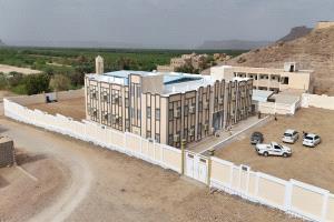 مؤسسة الثواب الخيرية تفتتح مشروع هدم وإعادة بناء مدرسة عثمان بن عفان بمنطقة غصيص بالقطن