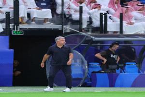 إشارة مسيئة تطرد مدرب نيوم في الدوري السعودي