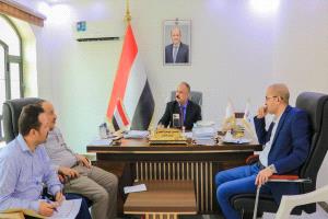 وزير النقل يناقش اوضاع مؤسسات الموانئ المحررة وسير النشاط الملاحي 