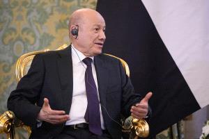 رويترز: الرئيس الأمريكي رفض طلب رئيس مجلس القيادة بتقديم دعم عسكري مباشر لمواجهة الحوثيين
