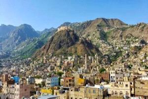 اشتباكات عنيفة في قرى غيل بني عمر.. وسقوط شهيدين جراء قصف حوثي