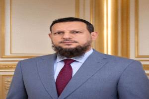 محافظ العاصمة عدن يعزي أحمد العيسي بوفاة شقيقه عيدروس