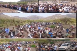 بموكب جنائزي مهيب.. أبناء الأزارق يشيعون المغدور به خطاب البتول إلى مسقط رأسه