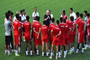المنتخب الوطني يواصل تحضيراته المكثفة في المعسكر الداخلي بعدن استعداداً لخليجي 27