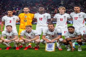 إنجلترا تضرب التشيك بروح الكلاسيكو