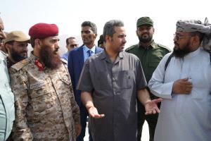 محافظ لحج يُشيد بتضحيات القوات الجنوبية ويدعو إلى توحيد الصفوف وتعزيز الجبهة الداخلية 
