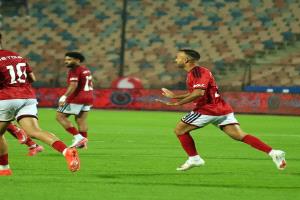 الأهلي يعود لطريق الانتصارات ويتصدر الدوري المصري مؤقتًا