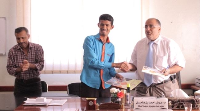 توقيع اتفاقية شراكة بين السلطة المحلية بمديرية المكلا ومؤسسة حضرموت للاختراع 