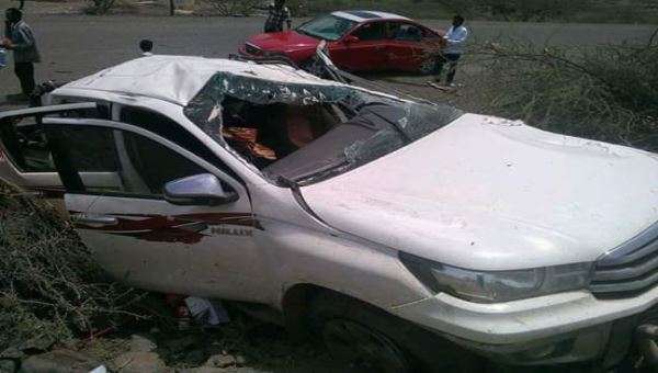حادث مرور لسيارة تقل موردي قات من ابناء الضالع (صور)