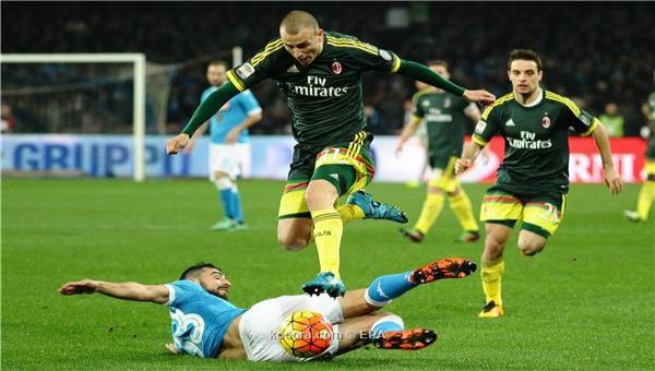 نابولي يعطل انطلاقة ميلان برباعية ويوفنتوس يفرض لونه في الأولمبيكو