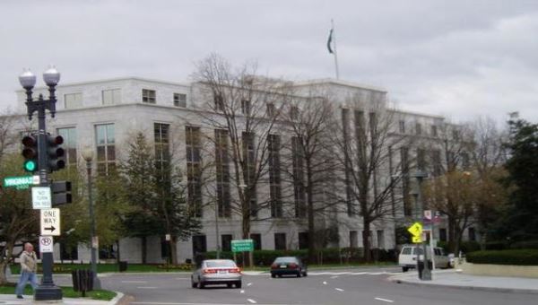 السفارة السعودية بواشنطن: التحالف لا يعرقل استيراد أجهزة غسيل الكلى لليمن