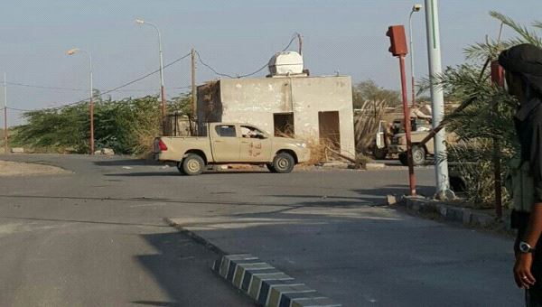 الجيش اليمني يعلن طريق #المخا ـ #الحديدة منطقة عسكرية