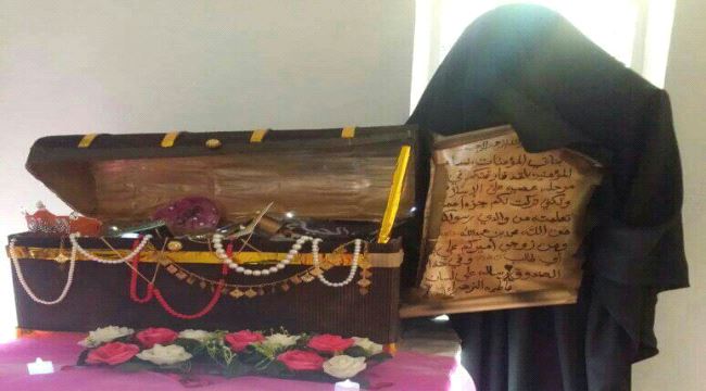 #الحوثيون يبتكرون مجسم لفاطمة الزهراء للنصب على طلاب جامعة #صنعاء ( صورة) 