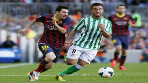 اتلتيكو وريال مدريد ينتظران تعثر برشلونة المتمسك بالصدارة