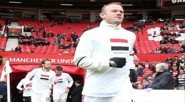 حقيقة ارتداء لاعبي مانشستر يونايتد لقمصان تحمل علم " اليمن"