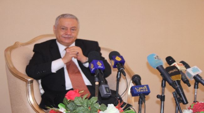 المحافظ المفلحي يصدر بيانا هاما حول أحداث مطار عدن الأمنية - نصه